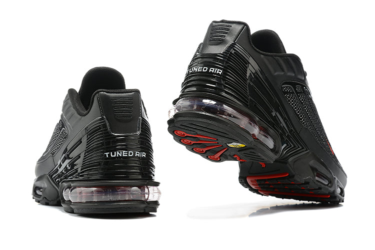 AIR MAX PLUS TN lll '' Bred ''
