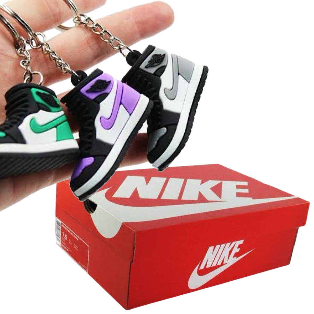 CAIXA + CHAVEIRO + MEIAS